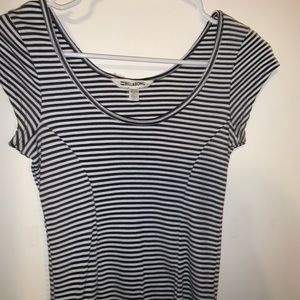 Billabong Crop Top/Tee Shirt